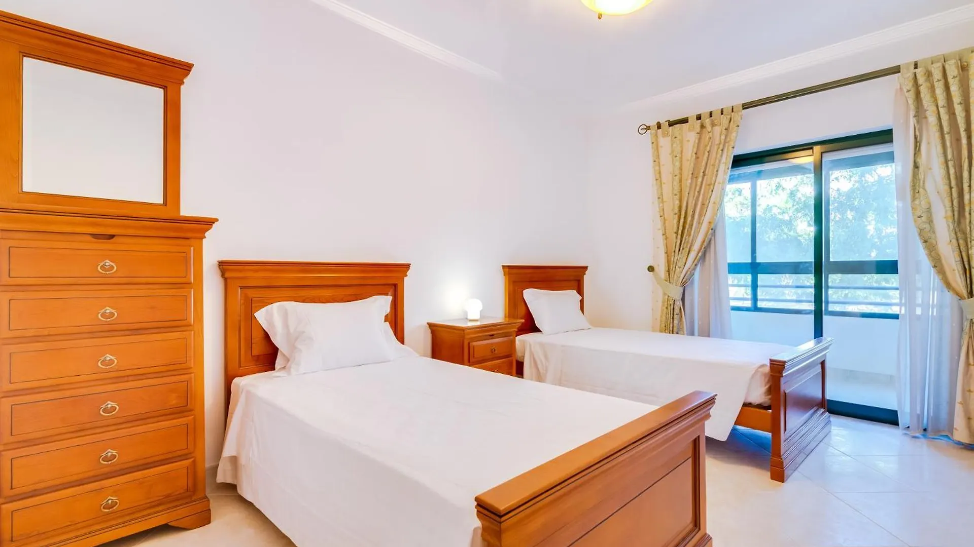 Al - Apartamento Perola Quarteira 0*,  Portugal